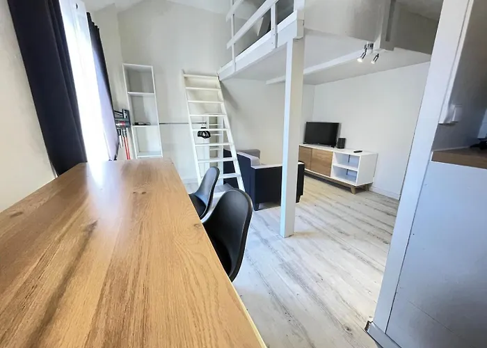 Apartman Calme Et Confort - Proche Centre-ville & Commerces - 20min Du Futuroscope - Wifi Gratuit *